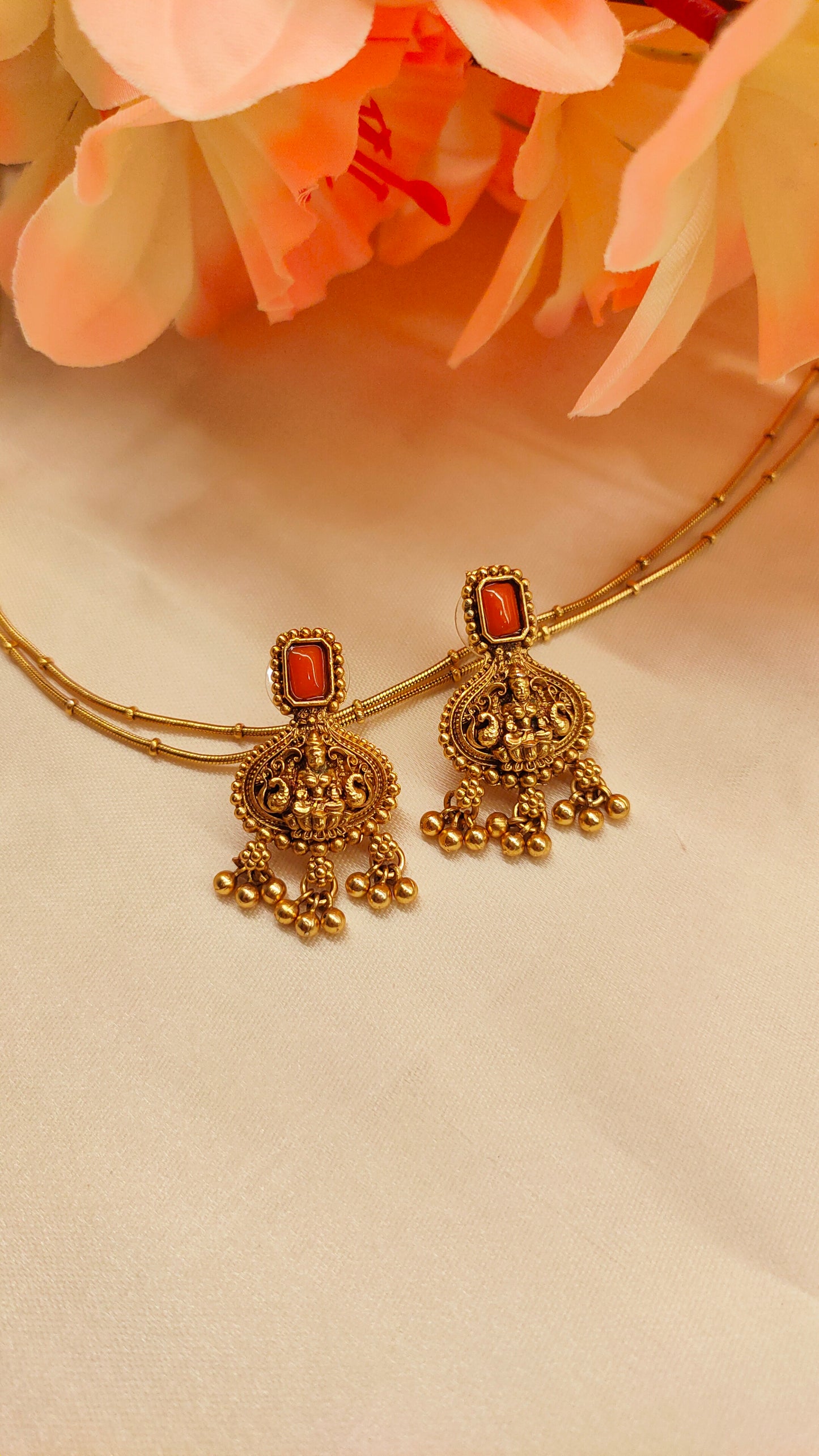 Sri Lakshmi Pendant Necklace Set