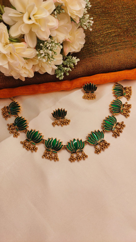 Premium Lotus Necklace
