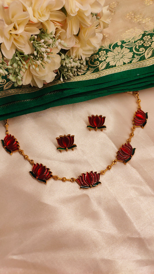 Simple Lotus Necklace Set