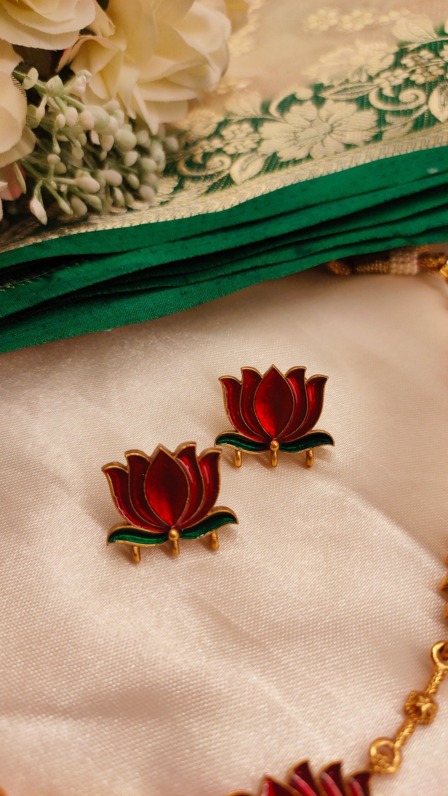 Simple Lotus Necklace Set