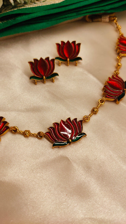 Simple Lotus Necklace Set