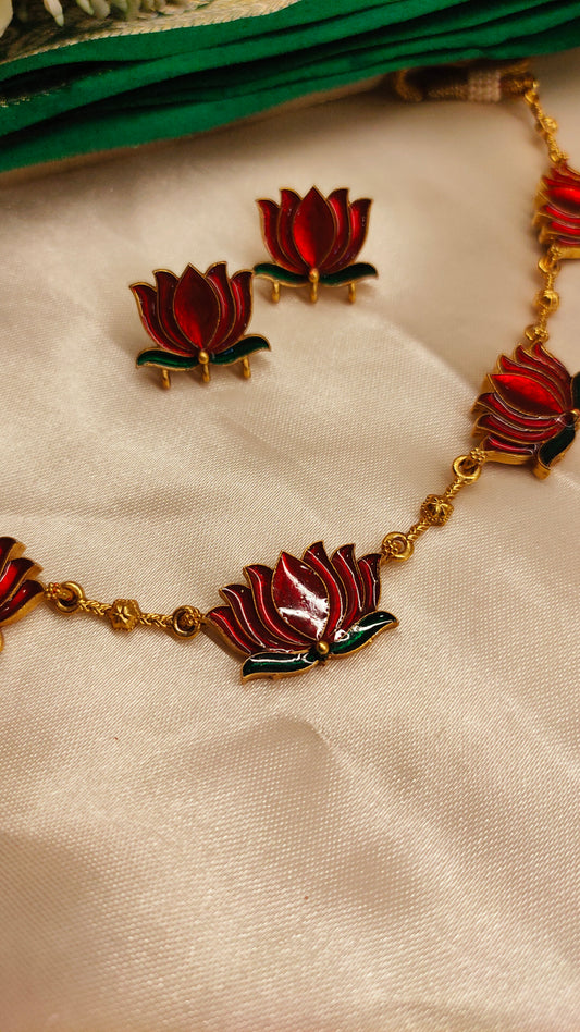 Simple Lotus Necklace Set